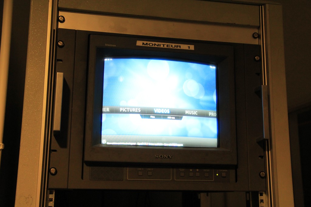 RPi sunning OpenELEC plugged in an old Sony Trinitron monitor